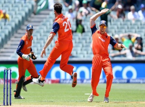 Sports News | Check out Sachin Tendulkar's Hilarious Reaction on Netherlands' Win over South Africa