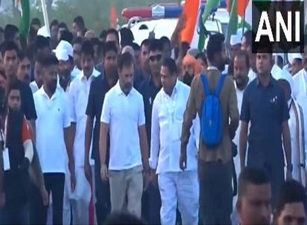 India News | Rahul Gandhi Resumed Telangana Leg of Bharat Jodo, to Enter Maharashtra Later Today