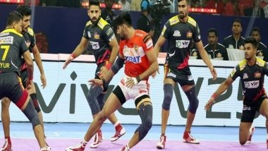 Sports News | PKL: Parteek Dhaiya Stars as Gujarat Giants Beat Bengaluru Bulls