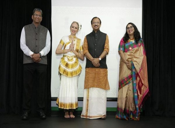 World News | MoS Muraleedharan Interacts with Indian Community in Brazil
