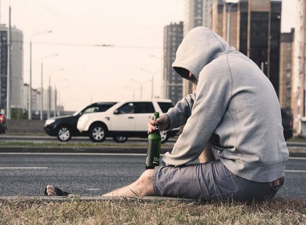 Lifestyle News | Moderate to Heavy Drinking is Linked to a Higher Risk of Stroke in Young Adults