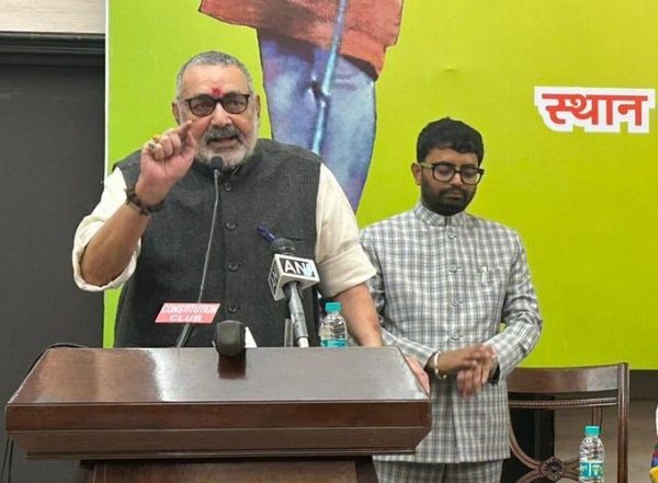 India News | Those Who Did Not Go to Temples Earlier, Are Now Calling Themselves Incarnations of Gods: Giriraj Singh