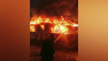 India News | Maharashtra: Fire Breaks out at Shop in Thane