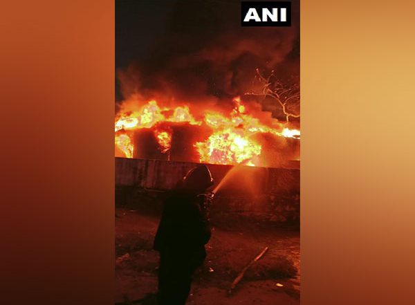India News | Maharashtra: Fire Breaks out at Shop in Thane