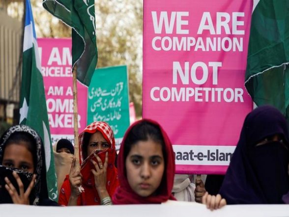 World News | Many Women in Pakistan Still Do Not Have National ID Cards: Report - Vimarsana News