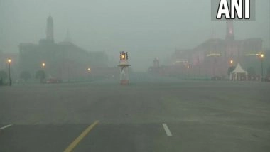 India News | Thick Layer of Smog Shrouds Delhi, AQI Remains in 'very Poor' Category