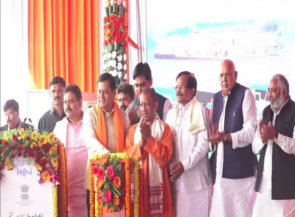 India News | CM Yogi and Union Minister Sarbananda Sonowal Inaugurate 7 Community Jetties in Varanasi