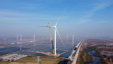 Business News | XCA 2600, World's Strongest All-Terrain Crane Developed by XCMG, Sets New Wind Power Hoisting Record