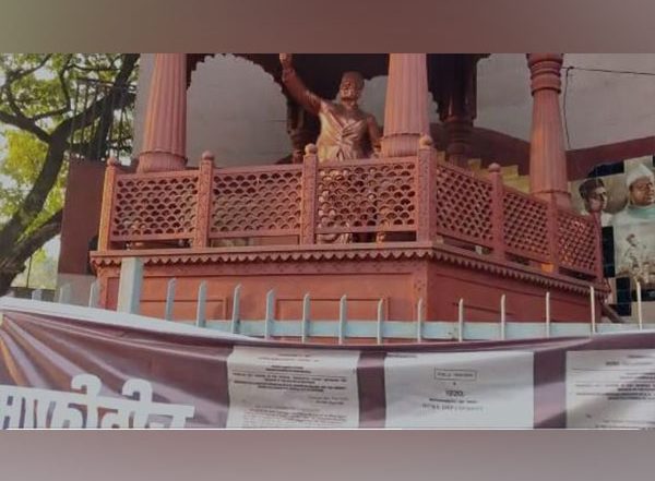 Maharashtra: Police Book Two Congress Workers for Vandalizing Savarkar’s Statue in Pune