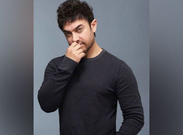 Entertainment News | Aamir Khan Looks Dapper in Salt Pepper Look at His Daughter Ira's Engagement