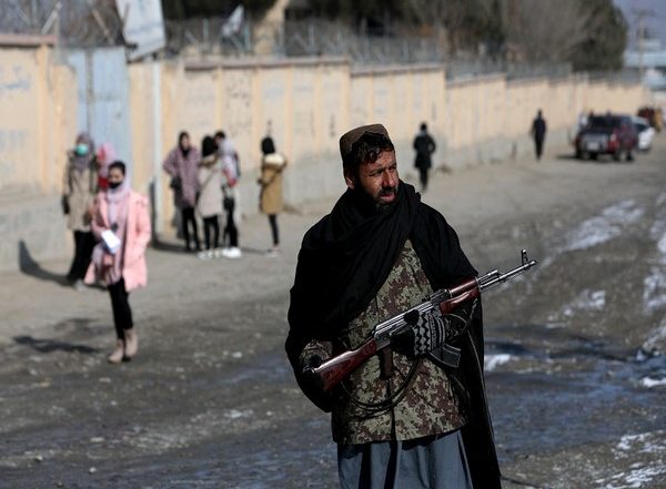 World News | Taliban, Pakistani Military Clash Along Durand Line