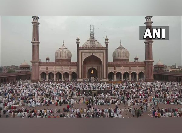 Delhi's Jama Masjid Bans Women’s Entry Without Men: DCW Takes Suo Moto Cognizance, Serves Notice