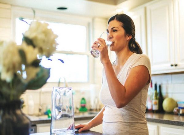 Lifestyle News | Study Examines Amount of Water People Consume over Their Lifespan