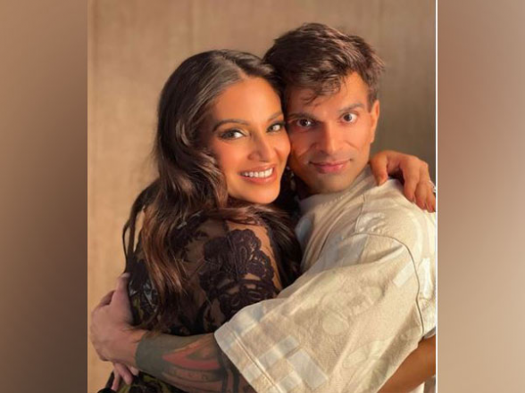Entertainment News | Bipasha Basu, Karan Singh Grover Share First Picture of Their Daughter Devi - Vimarsana News