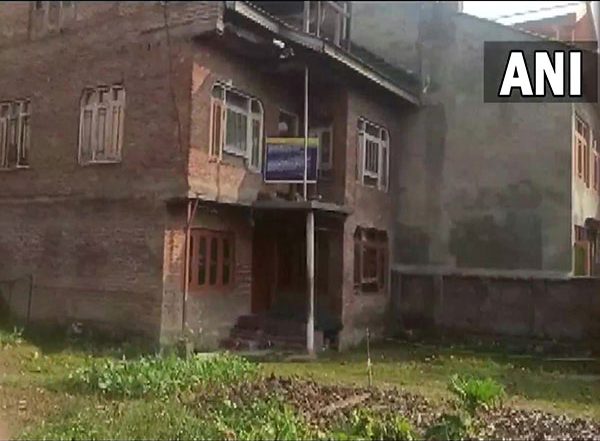 India News | Anantnag District Magistrate Notifies 11 Properties of Jamaat-e-Islami Under UAPA