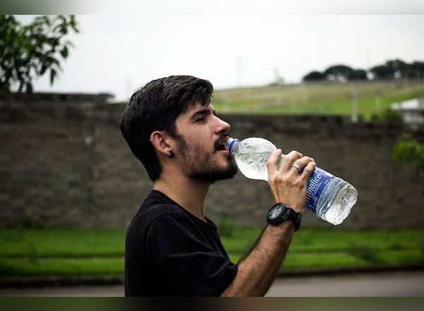 Science News | Study Reveals Wide Range in the Amount of Water People Consume Around the Globe