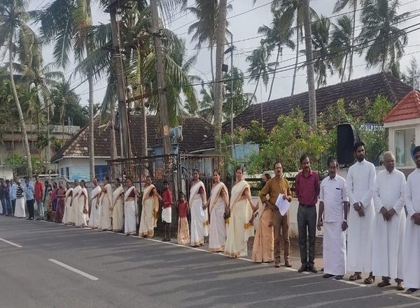 Adani Port Protest in Kerala: Vizhinjam Police Book Arch Bishop, Priests for Blocking Trucks Loaded With Construction Materials