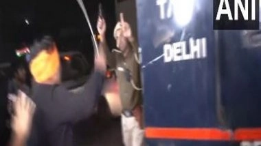 India News | Shraddha Murder Case: Two Men with Swords Attack Police Van Carrying Aaftab, Detained