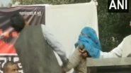 India News | Delhi: Woman Beats Man with Slippers on Stage of Hindu Ekta Manch Program