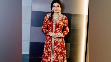 Entertainment News | Raveena Tandon Gorges on Samosas, Enjoys Scooty Ride in Bhopal