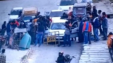 Viral Video: Ugly Fight Breaks Out Between Car Driver And Toll Worker in Uttar Pradesh's Saharanpur