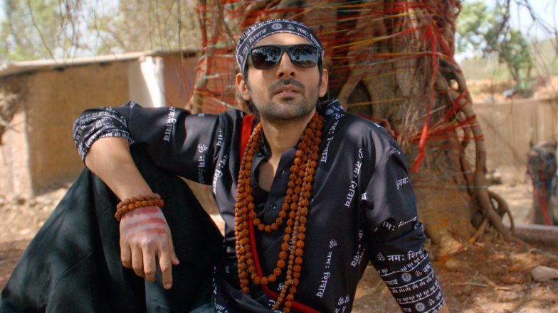 Kartik Aaryan's Father Imitates His Son's Bhool Bhulaiyaa 2 Step at IFFI 2022