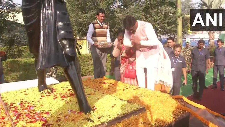 Janjatiya Gaurav Divas 2022: Jharkhand CM Hemant Soren Pays Floral Tribute to Birsa Munda in Kokar