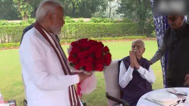 LK Advani Birthday 2022: PM Narendra Modi Visits Veteran BJP Leader, Prays for His Good Health (See Pics and Video)