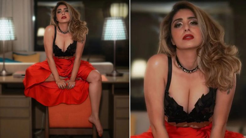 Neha Bhasin Flaunts Her Cleavage in Black Lingerie Paired With Tangerine Skirt (View Pic)