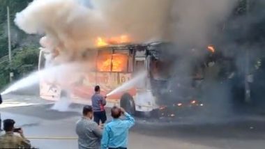 ST Bus Catches Fire in Pune: Shivshahi Bus Goes Up in Flames in Shastri Nagar, Passengers Escape Unhurt (Video)