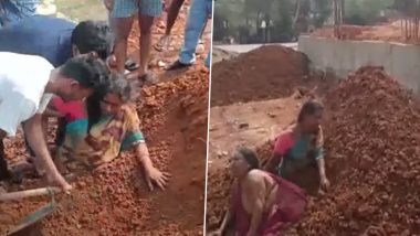 Disturbing Video: Relatives Try to Bury Woman and Her Daughter Alive Over Land Dispute in Andhra Pradesh's Srikakulam, Locals Rescue Duo