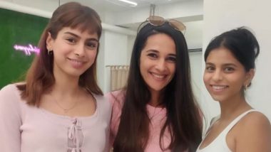 Suhana Khan and Khushi Kapoor Pose With Co-Star Tara Sharma on Sets of The Archies (View Pic)