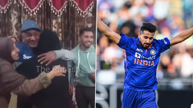 Umran Malik’s Family Members Celebrate Indian Speedster’s Maiden ODI Wicket During IND vs NZ 1st ODI 2022 (Watch Video)