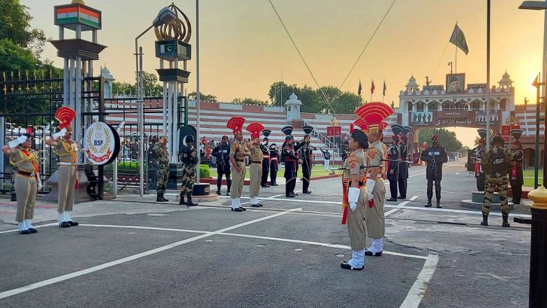 Pakistan: Around 100 Indian Pilgrims Arrive in Sindh To Attend Birth Anniversary Celebrations of Hindu Saint Satguru Shadaram Sahib