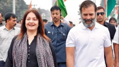 Pooja Bhatt Joins Rahul Gandhi's Bharat Jodo Yatra in Hyderabad (Watch Video)