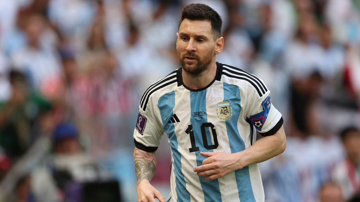 Boxer Canelo Alvarez threatens Lionel Messi over video of Argentina captain  'disrespecting' Mexico Jersey