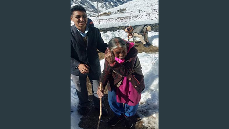 Himachal Pradesh Assembly Elections 2022: Dolma, 83-Year-Old Woman, Walks 14 km in Snow To Cast Vote in Chamba - Vimarsana News