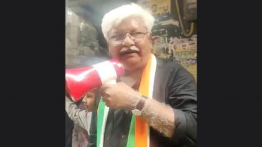 MCD Elections 2022: Delhi Congress Candidate’s Father Asif Mohammad Khan Manhandles Cop in Front of Shaheen Bagh Tayyab Masjid; Police Register FIR (Video)