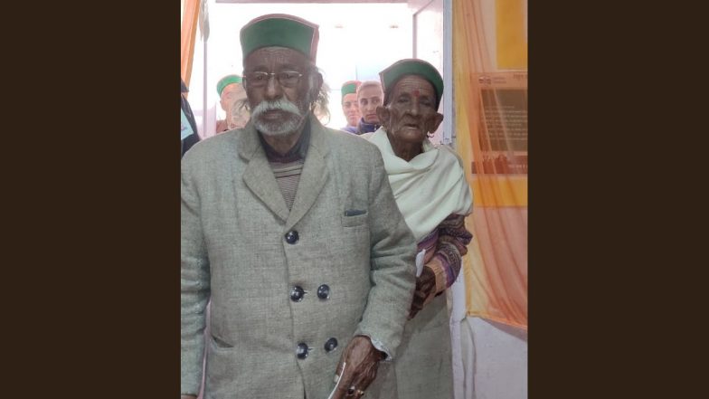 Himachal Pradesh Assembly Elections 2022: 90-Year-Old Nazrim Mani, His 87-Year-Old Wife Cast Their Votes in Kinnaur’s Kalpa Village; Appeal Voters To Participate