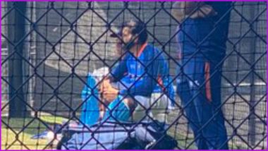 Injury Scare for Rohit Sharma Ahead of India vs England T20 World Cup 2022 Semifinal, Indian Captain hit on Wrist; Resumes Training After Treatment (Watch Video)