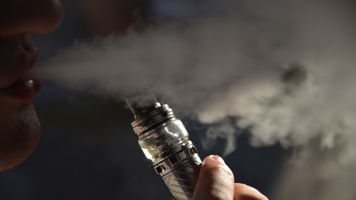 Smoking Tobacco Vaping E Cigarettes May Raise Risk of COVID 19 in