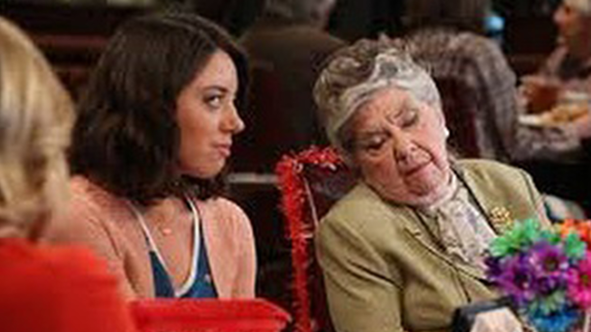 Aubrey Plaza remembers her late 'Parks And Recreation' costar Helen  Slayton-Hughes