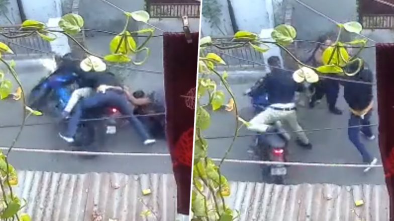 UP: Meerut Girl Fights Off Chain Snatchers Bravely, Pulls Down Two Bike-Borne Miscreants (Watch Video)