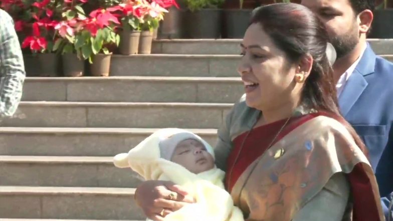 Saroj Babulal Ahire, NCP MLA Who Recently Became Mother, Brings Her Newborn Baby at Maharashtra Assembly in Nagpur (See Adorable Pic)