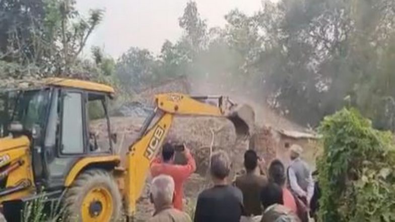 Madhya Pradesh: Authorities Demolish 'Illegal Encroachment' of Man Held for Beating Up Woman in Rewa, CM Shivraj Singh Chouhan Shares Video