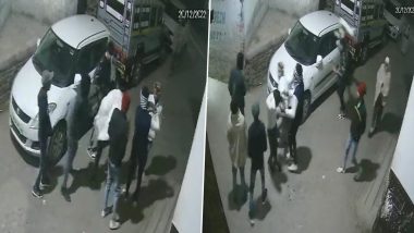 UP Shocker: Gang Calls Man Out of His House, Brutally Thrashes Him in Shamli, Police Launch Probe After CCTV Video Goes Viral