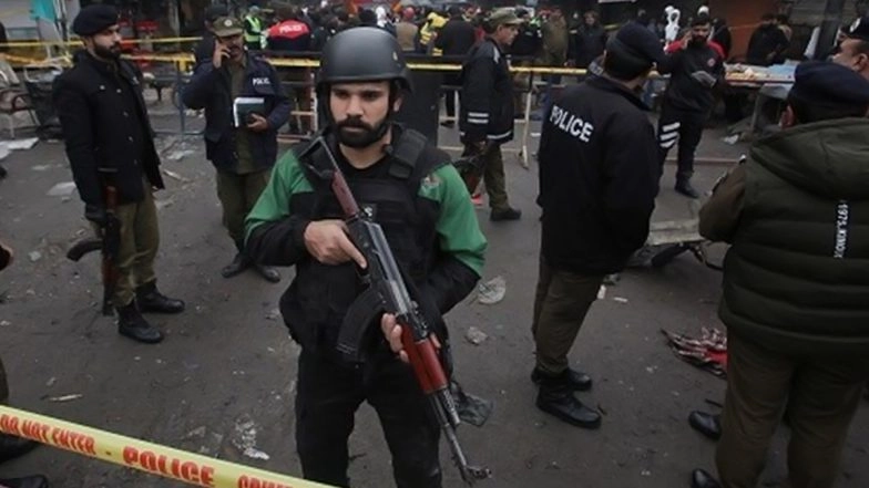 Inamullah Khan Shot Dead: Pakistan Federal Investigation Agency's Assistant Director Killed in Punjab Province, Narrow Escape for Family