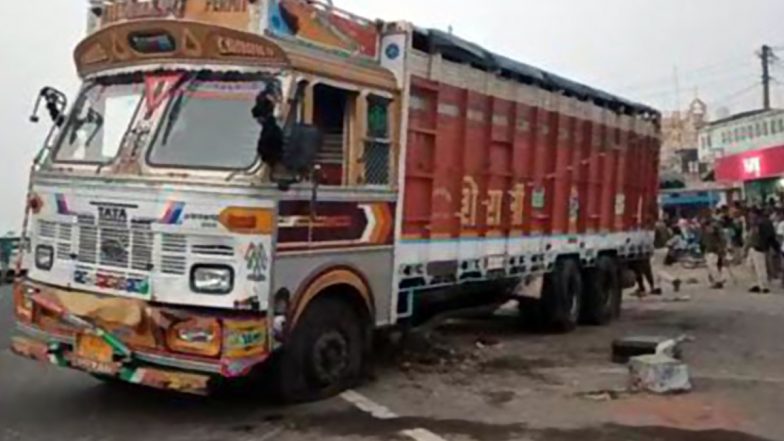 MP Road Accident: Seven Dead As Truck Crushes Bystanders After Tyre-Burst in Ratlam; Ex-Gratia Announced (Watch Video)