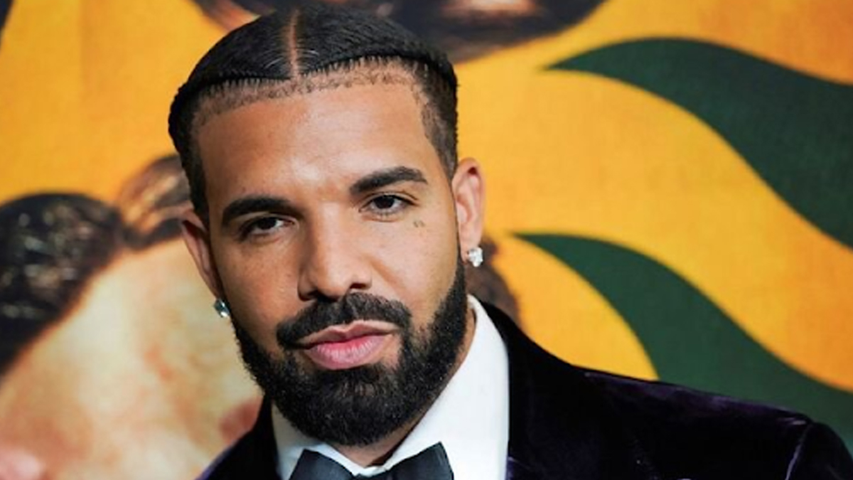 Hollywood News Drake Gets Custom Made Necklace of 42 Diamonds From