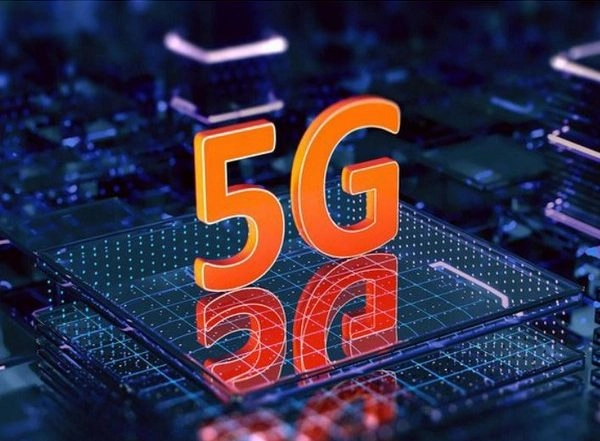 India News | Govt Directs Telecom Providers to Not Install 5G Base Stations Near Airports